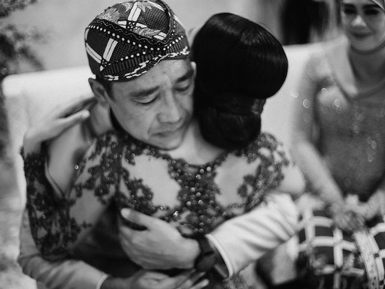 Rangkaian Proses Pernikahan Alika Islamadina & Raja Siregar Alika Islamadina dan Raja Siregar kini telah resmi jadi pasangan suami istri. Yuk kita intip rangkaian proses pernikahan Alika!