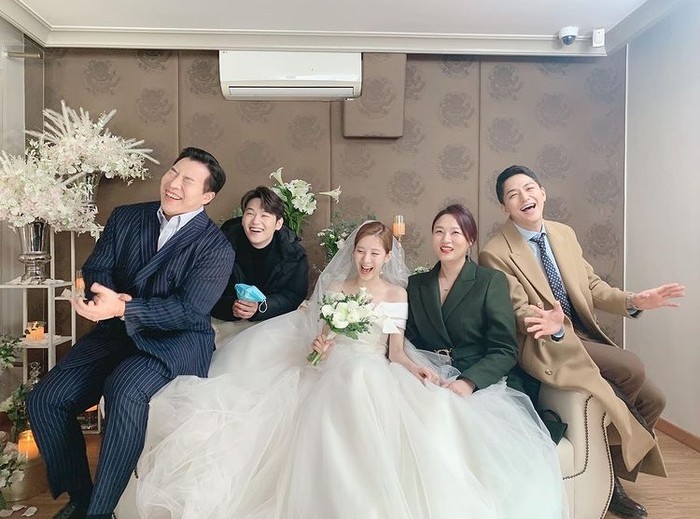 Selain penyayi, Seohyun juga seorang aktris. Beberapa drama yang pernah ia bintangi di antaranya Moon Lovers: Scarlet Heart Ryeo (2016), Time (2018), dan Private Lives (2020)/Foto: instagram.com/seojuhyun
