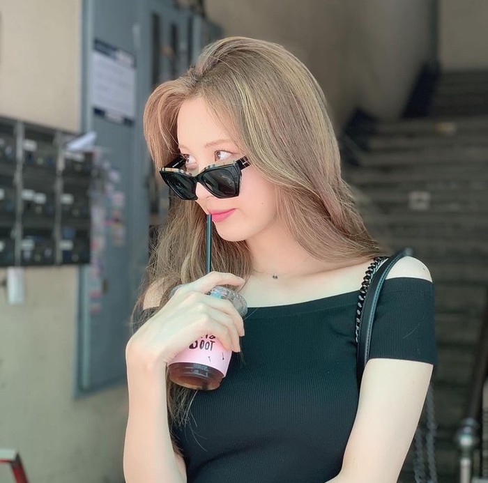 Tahun 2003, Seohyun bergabung dengan S.M Entertainment dan debut sebagai member Girls' Generation (SNSD) pada tahun 2007/Foto: instagram.com/seojuhyun_s