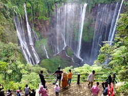 Turis Malaysia Tewas Jatuh di Air Terjun Tumpak Sewu, Tak Dapat Asuransi