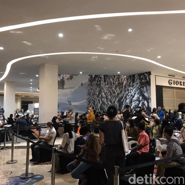 <p>Untuk diketahui, program vaksinasi COVID-19 ini menjadi bentuk kepedulian, keselamatan dan kesehatan  CT Corp pada masyarakat Indonesia.  (Foto: Vidya Pinandhita/detikHealth)</p>