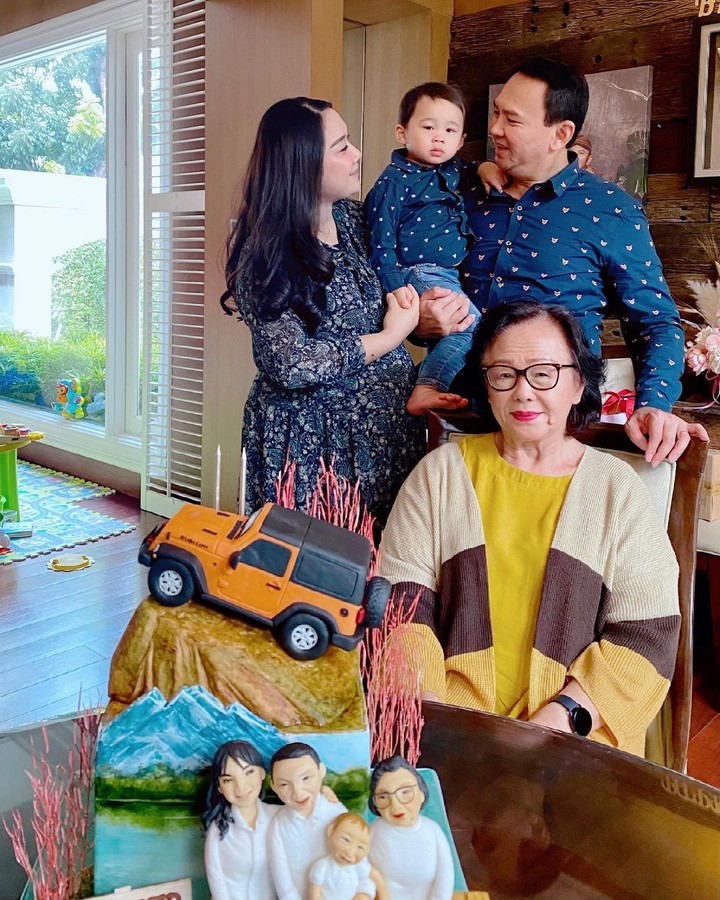 7 Potret Romantis Ahok & Puput hingga Baby Bump Disorot, Hamil Anak
