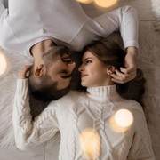 Kenali Cara Tiap Zodiak Saat Mencintai Seseorang, Bener Enggak?