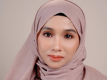 Cerita Miliarder Muda yang Pernah Makan Makanan Bekas Kucing