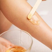 3 Rekomendasi Sugar Wax yang Gampang Dipakai di Rumah