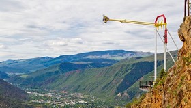 Taman Hiburan di Bibir Jurang Colorado Tawarkan Kengerian
