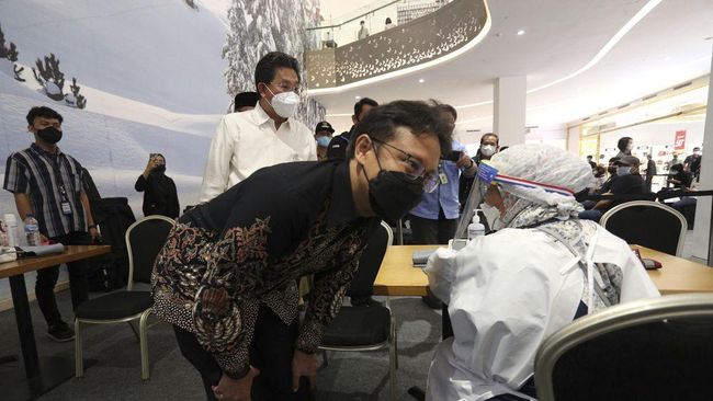 Menkes Budi Gunadi Sadikin menyebut ibu hamil dengan kondisi tertentu sudah boleh menerima vaksin Covid-19, namun harus dengan pengawalan ketat dokter.