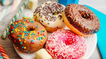 RESEP DONAT POPS HINGGA DONAT KEJU SAUS STROBERI