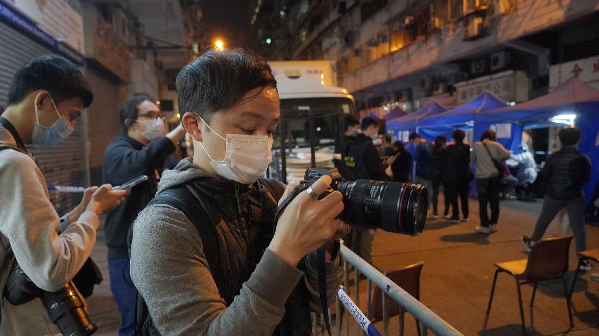 FOTO: Angkat Kaki dari Hong Kong Hindari Tirani China