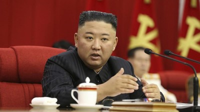 Kim Jong Un Disebut Krisis Paruh Baya, Sering Mabuk dan Nangis