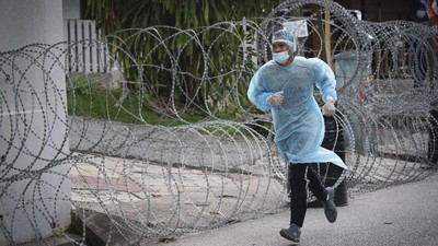 Menkes Malaysia, Khairy Jamaluddin, menyatakan bahwa negaranya kemungkinan besar bakal diterjang gelombang Covid-19 varian Omicron.