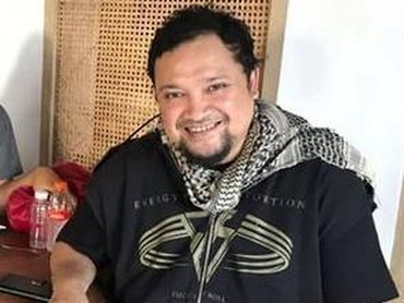 Duka Artis Atas Kepergian Aria Baron Eks Gitaris Gigi