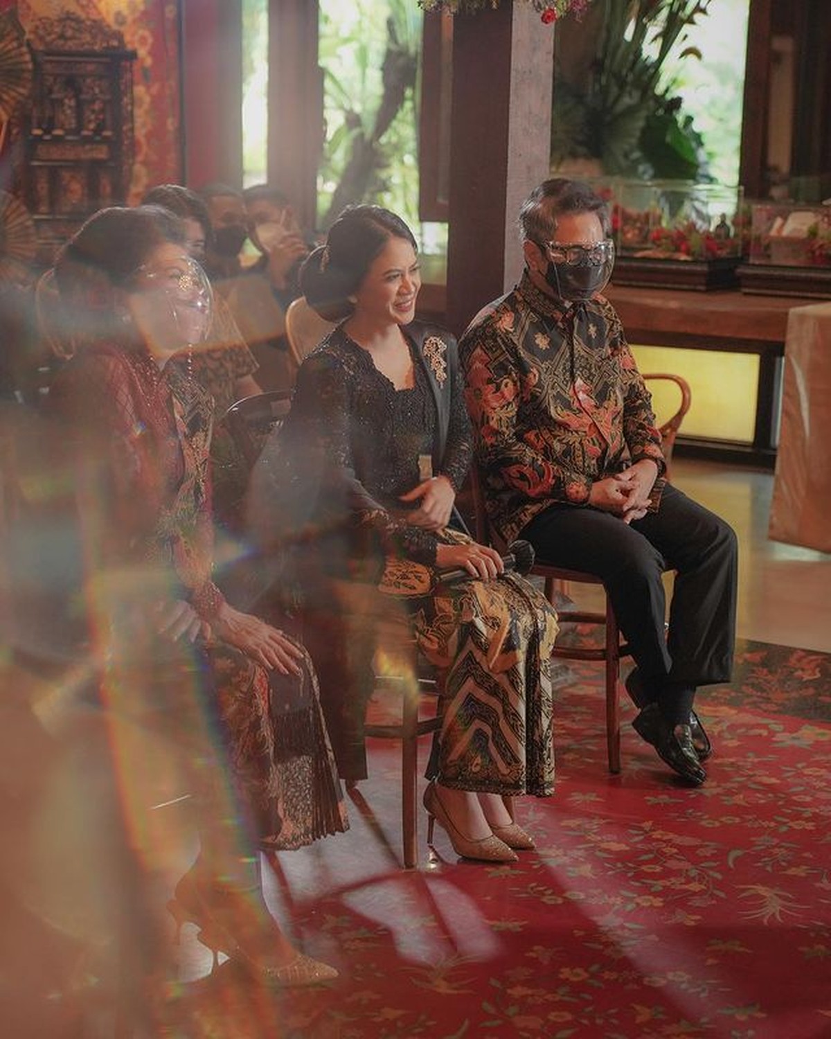 Kabar bahagia tengah menyelimuti Ifan Govinda yang baru saja melamar sang kekasih&period; Yuk kita intip momen manis mereka&excl;