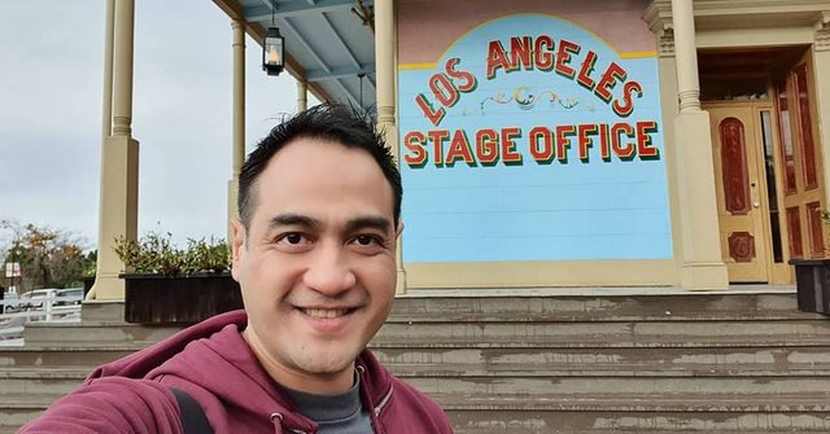 Ferry Irawan dikabarkan tengah dirawat karena sedang sakit keras&period; Yuk kita intip potret bahagia sebelum ia jatuh sakit&excl;