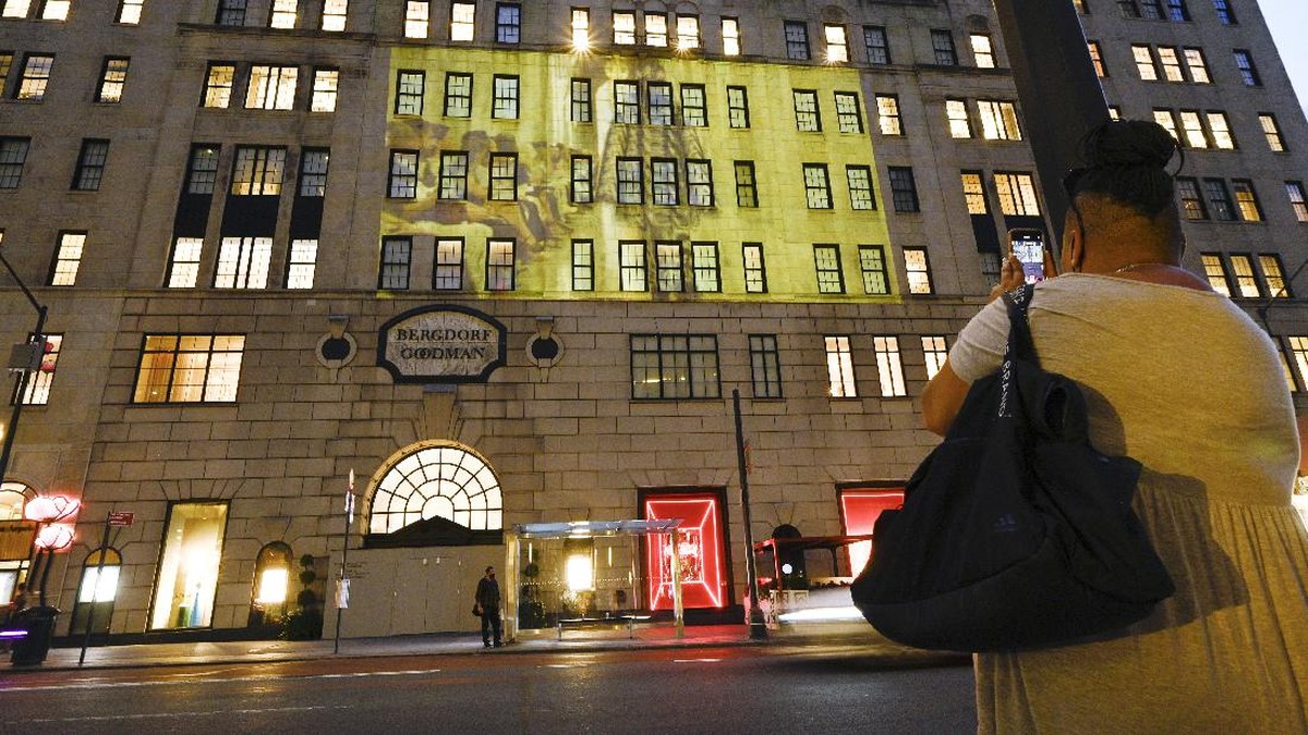 FOTO: Koleksi Teranyar Marc Jacobs di Dinding Manhattan