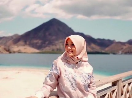 Awalnya Jual Kain Kafan, Wanita Cirebon Sukses Jadi Bos Batik Terbesar & Raih Rekor MURI