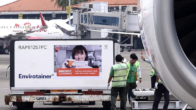 Indonesia Kembali Kedatangan 8 Juta Vaksin Sinovac Tahap 29 Indonesia kembali kedatangan vaksin virus corona produksi perusahaan asal China, Sinovac, sebanyak delapan juta dosis pada Kamis (22/7).