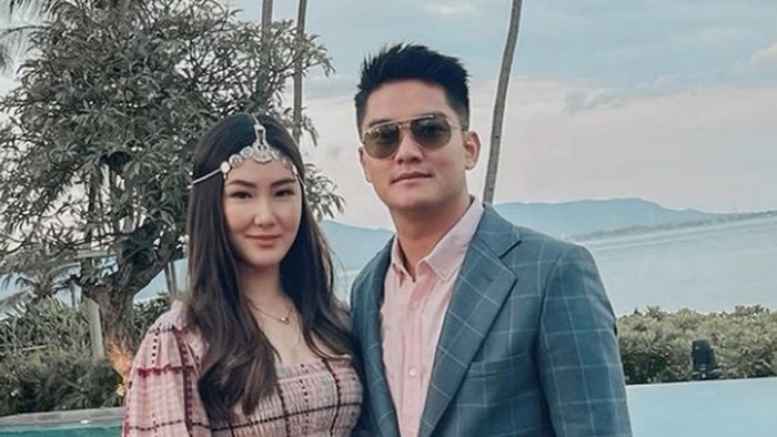 Covid-19 Semakin Parah, Boy William dan Karen Kembali Menunda Pernikahan Mereka