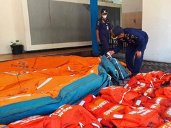 Tim SAR Gabungan Temukan 20 Baju Pelampung Milik KMP Yunicee