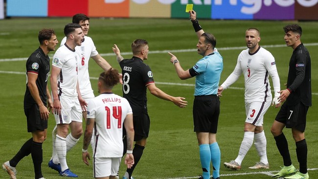 Inggris vs Denmark di semifinal Euro 2020 (Euro 2021) dipimpin Danny Makkelie dan Inggris bersih tiap kali dipimpin wasit tersebut.