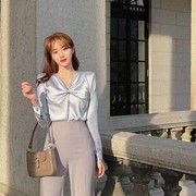 Wajib Punya! 7 Item Fashion yang Cocok Untuk Ngantor ataupun Zoom Meeting