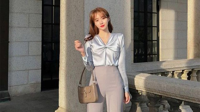 Wajib Punya! 7 Item Fashion yang Cocok Untuk Ngantor ataupun Zoom Meeting