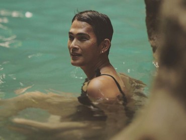 img-title Oscar Lawalata Pakai Bikini Usai Ganti Kelamin VS Nindy Tuduh Olla Ramlan Selingkuh