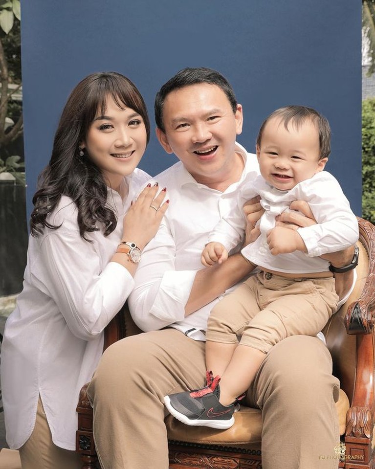 Potret Harmonis Rumah Tangga Ahok & Puput Pernikahan Ahok dan Puput Nastiti sempat jadi perbincangan publik. Yuk kita intip potret harmonisnya!