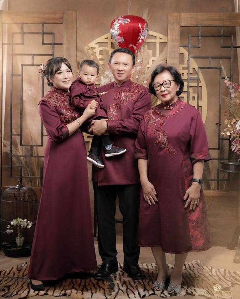 Pernikahan Ahok dan Puput Nastiti sempat jadi perbincangan publik. Yuk kita intip potret harmonisnya!