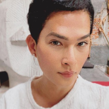 Bule Dapat Mantu Cantik Asal Indonesia VS Oscar Lawalata Ganti Kelamin