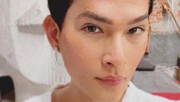 img-title Bule Dapat Mantu Cantik Asal Indonesia VS Oscar Lawalata Ganti Kelamin