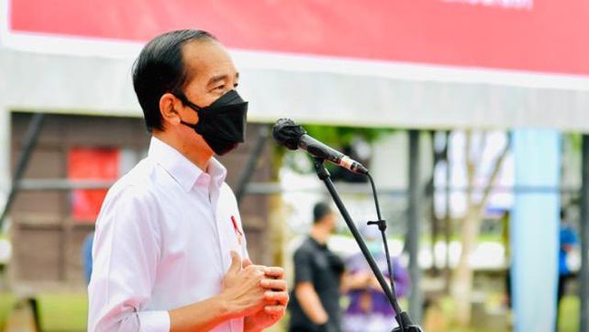 Presiden Jokowi mengingatkan pengusaha yang tergabung dalam Kadin untuk merealisasikan target vaksin gotong royong mencapai 22 juta orang.