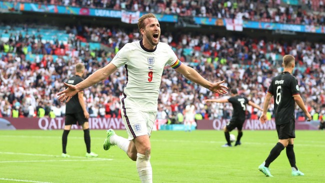 Fan Inggris menang taruhan Euro 2020 (Euro 2021) sebesar Rp7,1 juta gara-gara mengikuti kode yang diberikan janin anaknya.