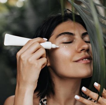 img-title Perbedaan Physical, Chemical dan Hybrid Sunscreen, Mana yang Paling Cocok untuk Kulitmu?