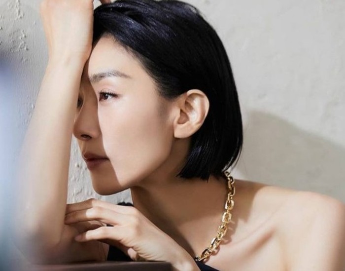 Tahun 1994 ia resmi terjun ke dunia akting melalui drama Tomorrow's Love. Sampai saat ini, ia sudah membintangi berbagai judul drama terkenal seperti Empress Ki dan Sky Castle / foto: instagram.com/kim_seohyung
