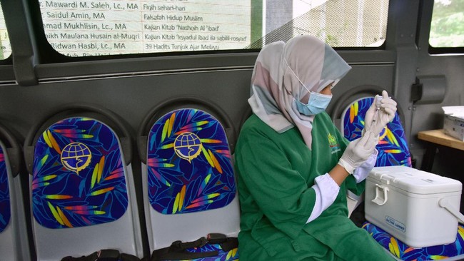 Gerakan Dokter Indonesia Bersatu mengatakan ada sejumlah alasan nakes mengundurkan diri di tengah pandemi Covid, dari mulai faktor kesehatan hingga insentif.