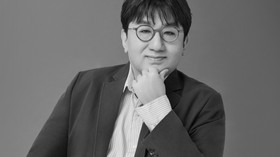 Bos HYBE Jawab Tuduhan Ambil Alih SM Entertainment
