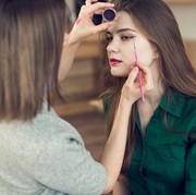 5 Rekomendasi Eyeliner Gel Waterproof di Bawah Rp70 Ribu