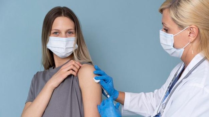 Hal-hal Penting yang Harus Kamu Perhatikan Sebelum dan Sesudah Vaksinasi