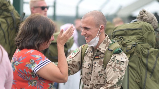 Jerman merampungkan penarikan seluruh pasukan mereka di Afghanistan pada Rabu (30/6), setelah 20 tahun membantu tentara AS di negara tersebut.