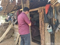 Kisah Pilu Satu Keluarga di Cianjur Tinggal di Gubuk Reyot