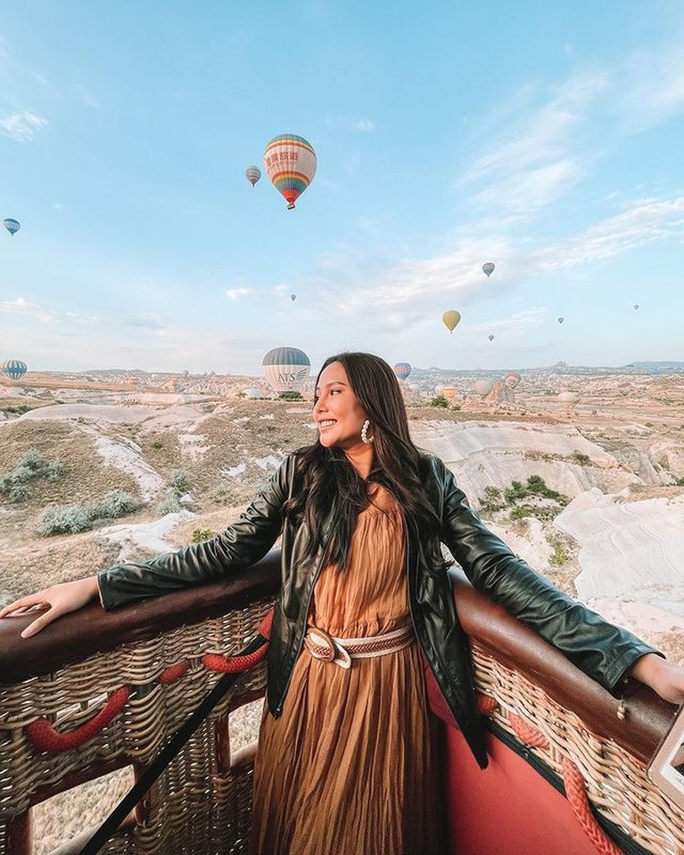 Liburan Bersama Kekasih di Turki, Dara Arafah di Hujat Dara Arafah sedang berlibur di Turki bersama sang kekasih. Namun ia tak bisa balik karena positif covid dan harus karantina. Yuk intip!
