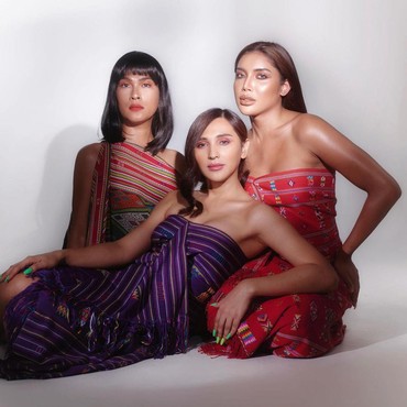 Foto Oscar Lawalata, Dena Rachman & Millendaru Tuai Pro dan Kontra