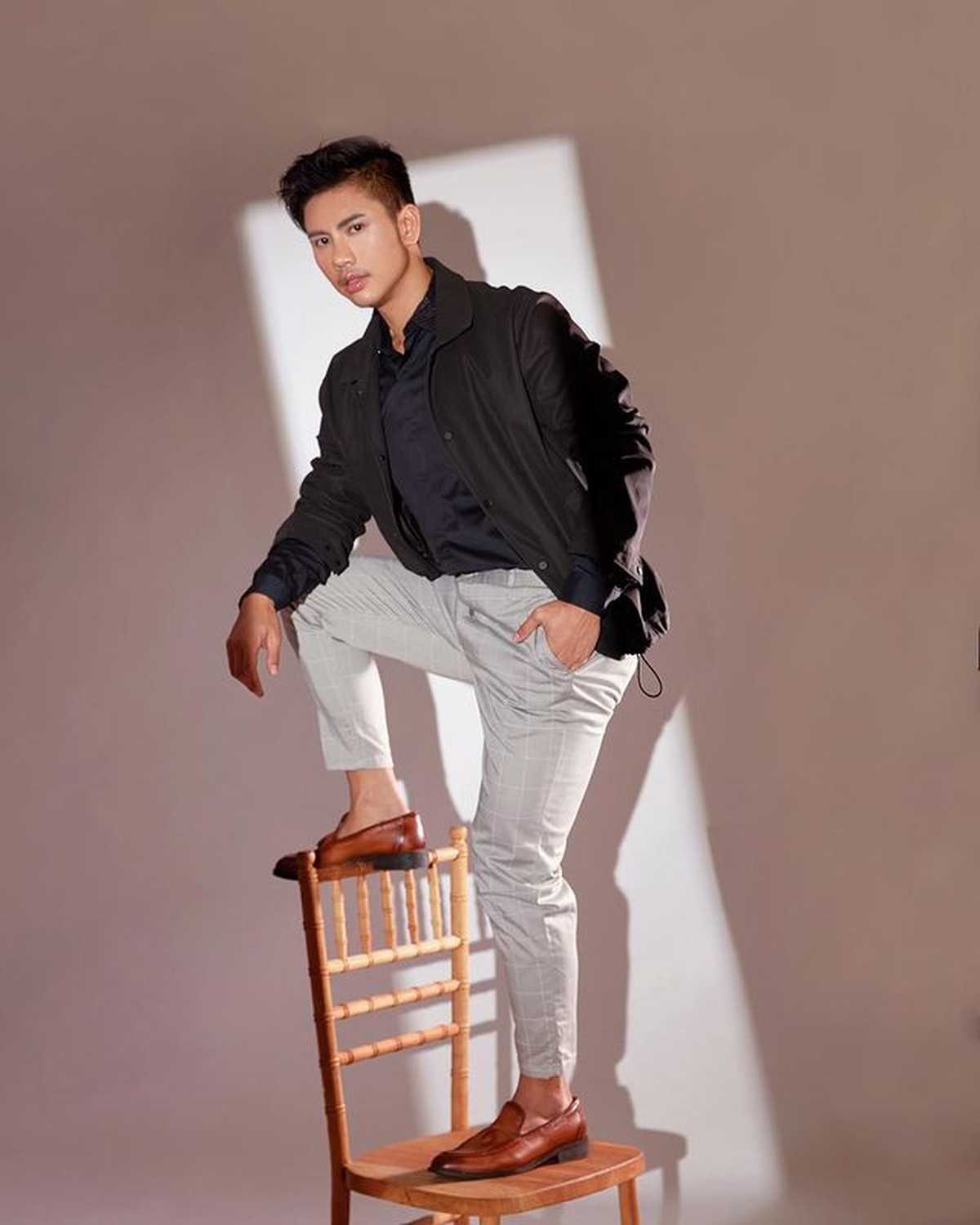 Ricky Cuaca berhasil menurunkan berat badan sebanyak 60kg dengan melakukan diet ekstrem&period; Yuk kita lihat penampilannya&excl;