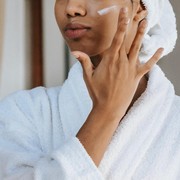 Bingung Pilih Skincare Hydrating atau Moisturizing? Cari Tahu Dulu Perbedaannya di Sini, Yuk!