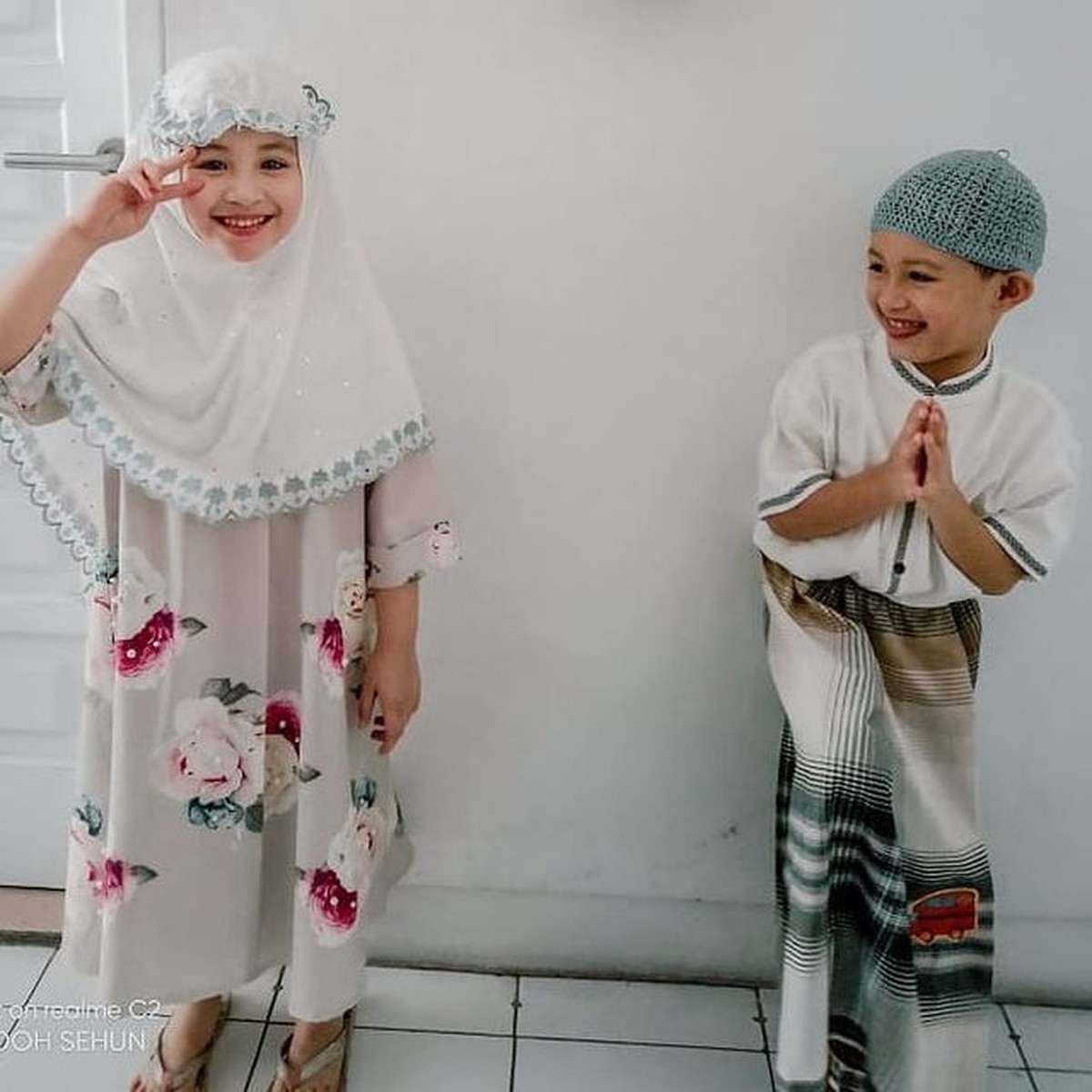 Pernikahan Arumi Bachsin dan Emil Dardak telah dikaruniai dua orang anak yang lucu&period; Yuk kita intip potret Lakeisha dan Alqeinan&excl;