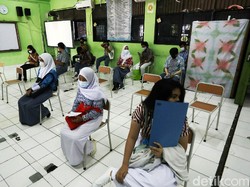 Vaksinasi Corona Anak-Remaja Dimulai, Bisa di Mana Saja?