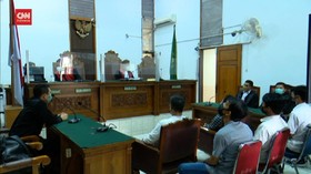 VIDEO: Hakim Tunda Sidang Vonis Kasus Kebakaran Kejagung