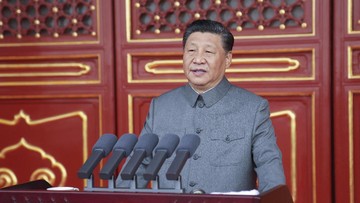Upacara 100 Tahun Partaoi Komunis Tiongkok In this photo provided by China's Xinhua News Agency, Chinese President and party leader Xi Jinping delivers a speech at a ceremony marking the centenary of the ruling Communist Party in Beijing, China, Thursday, July 1, 2021. China’s Communist Party is marking the 100th anniversary of its founding with speeches and grand displays intended to showcase economic progress and social stability to justify its iron grip on political power that it shows no intention of relaxing. (Li Xueren/Xinhua via AP)