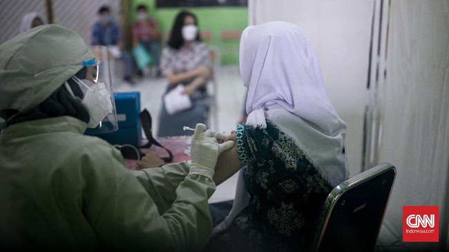 Perhimpunan guru mendesak vaksinasi Covid-19 bagi anak dipercepat menyusul rencana pembelajaran tatap muka (PTM) pada Juli 2021.